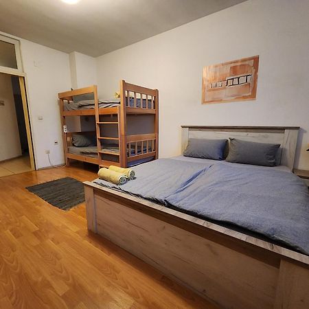 City Park Apartments Приштина Экстерьер фото