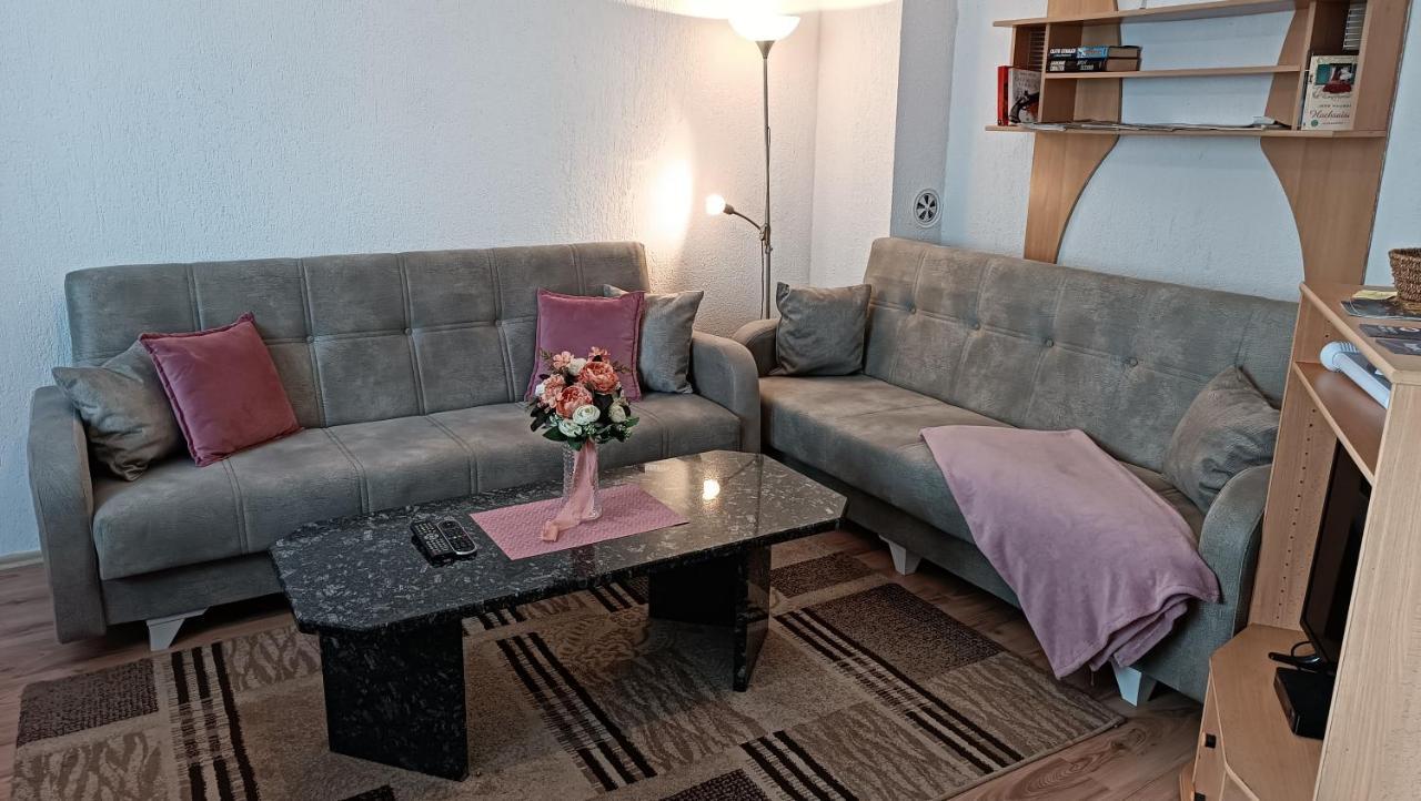 City Park Apartments Приштина Экстерьер фото