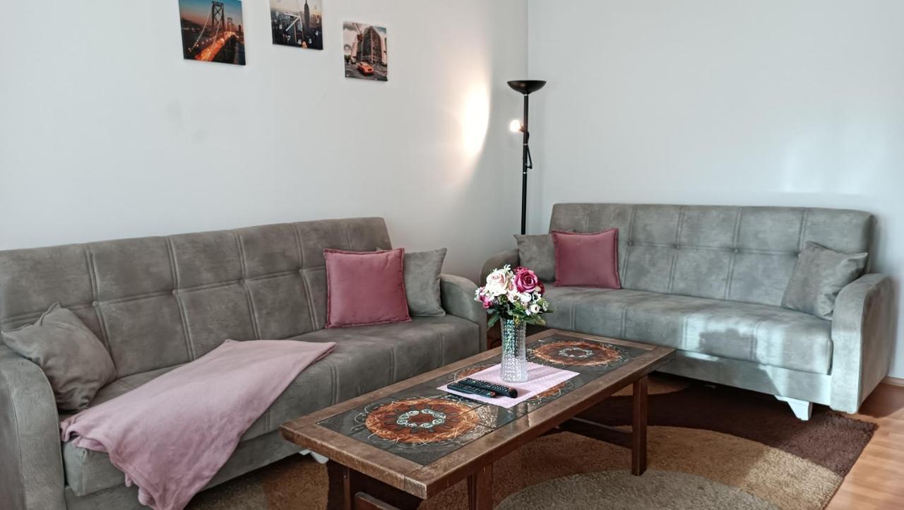 City Park Apartments Приштина Экстерьер фото