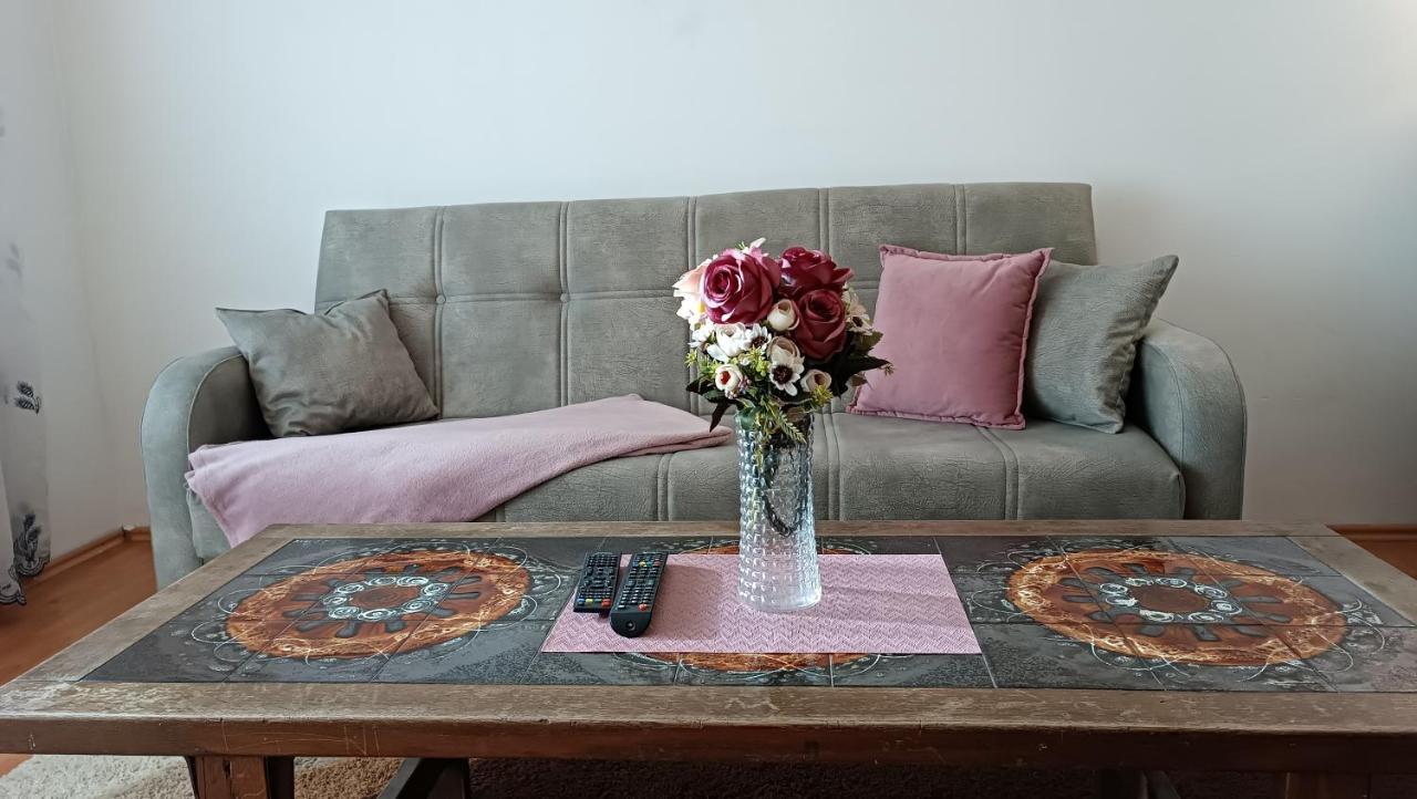 City Park Apartments Приштина Экстерьер фото
