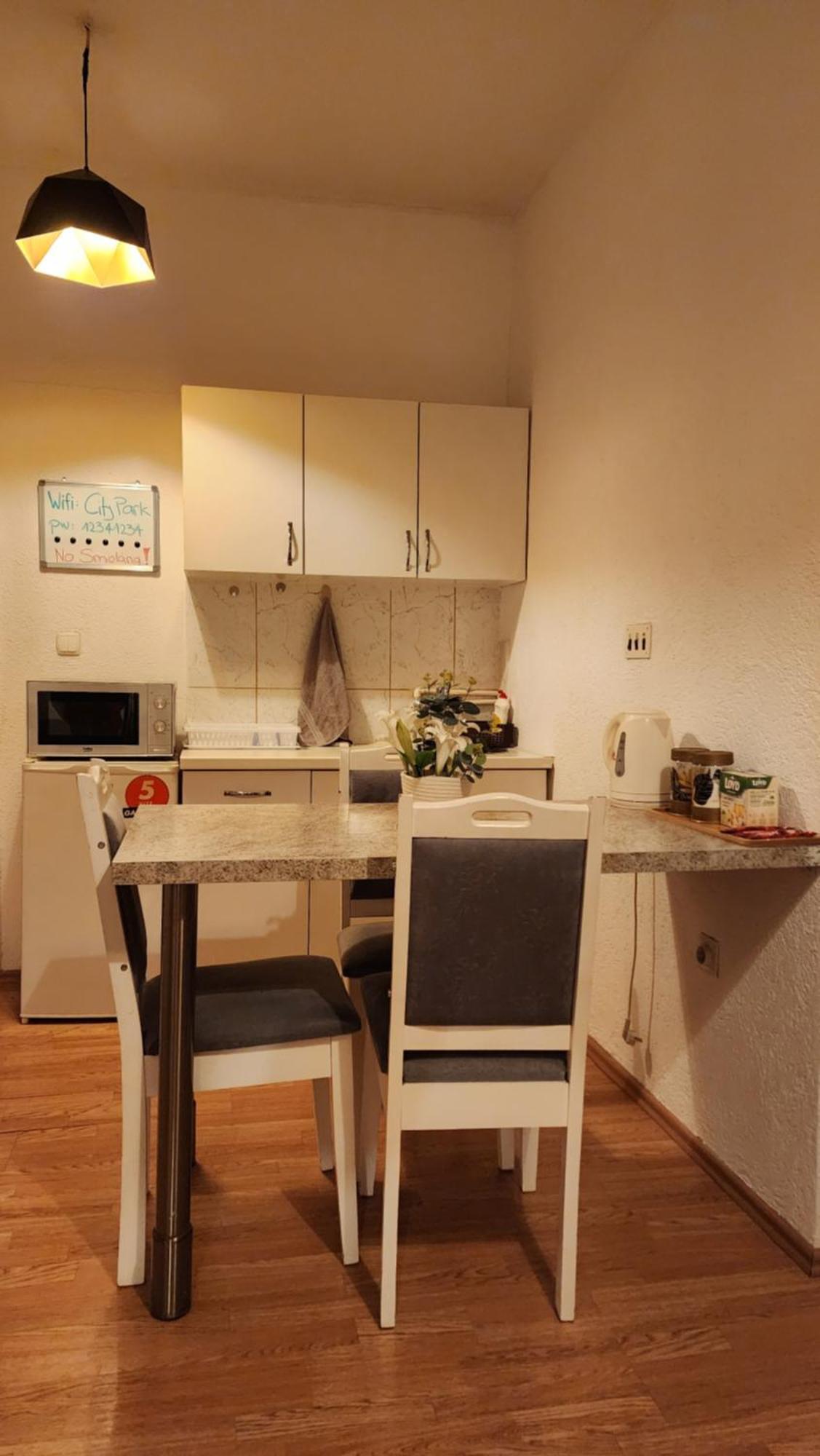 City Park Apartments Приштина Экстерьер фото